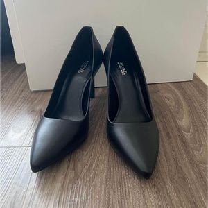 Michael Kors Dorothy Flex Pump Size 8.5